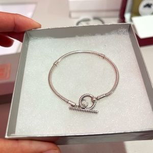 Pandora Moments T-bar Snake Chain & Charm